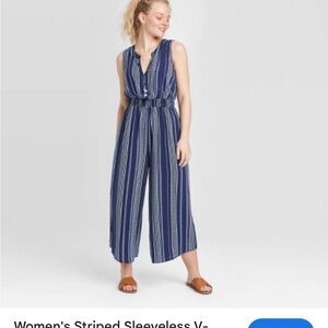 EUC Striped Sleeveless V-Neck Smocked Waist Cropped Jumpsuit Xhilaration Navy L